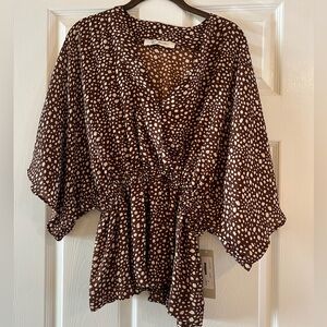 Lizard Thicket brown and white cinch waist blouse